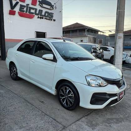 TOYOTA ETIOS 1.5 PLATINUM SEDAN 16V FLEX 4P AUTOMÁTICO